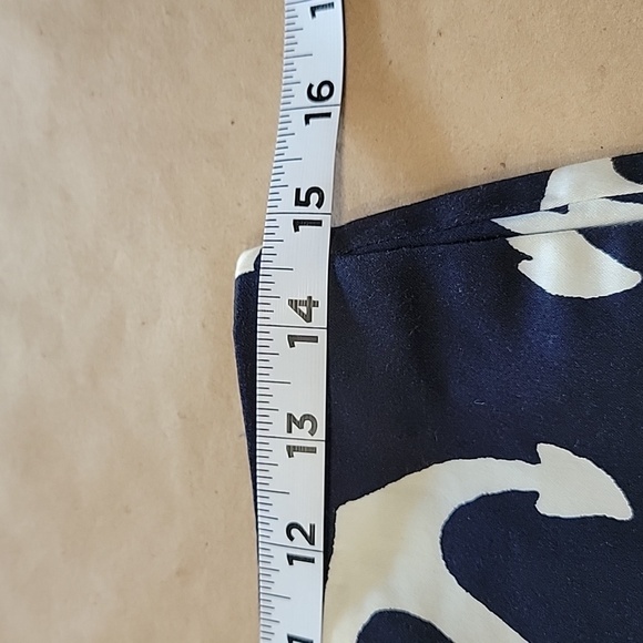 J. Crew Size 2 Stretch Nautical Navy Blue w/ Distressed White Anchor Print Skirt - Picture 4 of 10